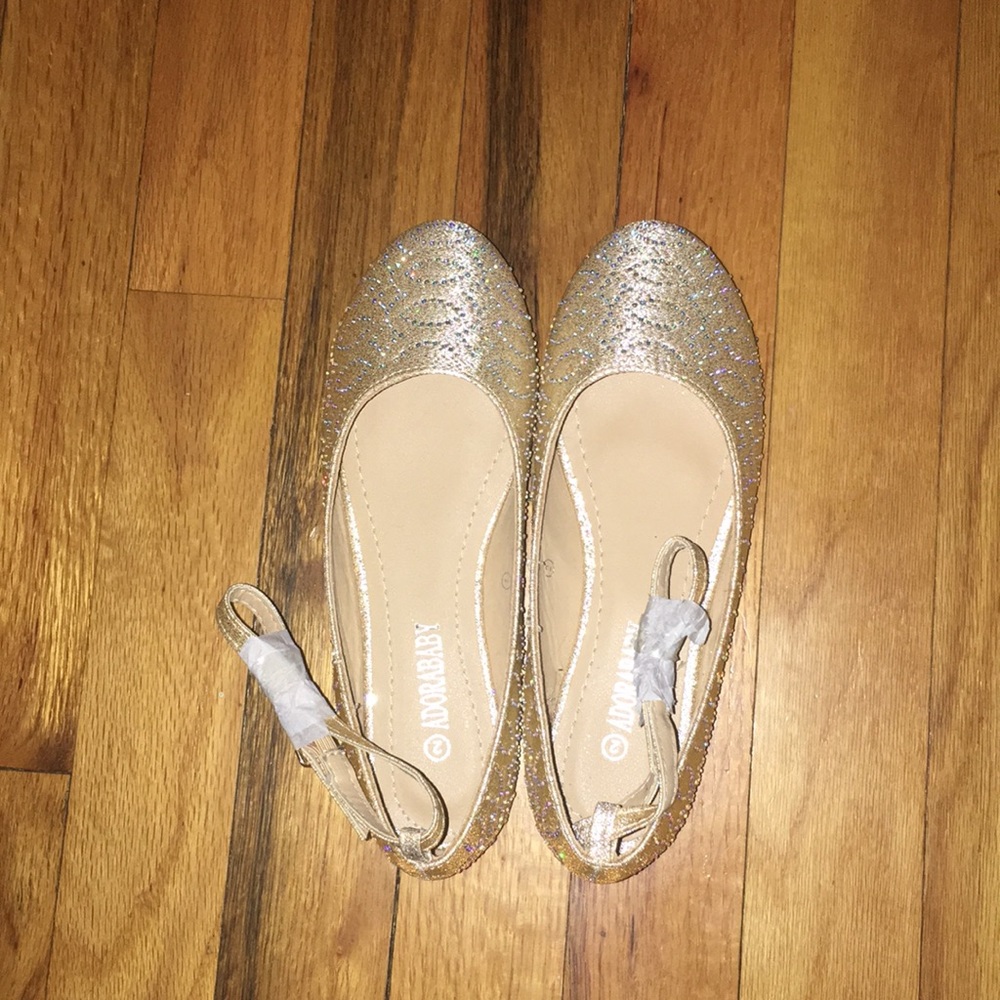 Size 2 girls gold with the rhinestones dress shoes